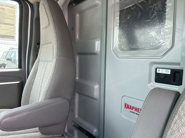 2026 Chevrolet Express Cutaway 3500 1WT