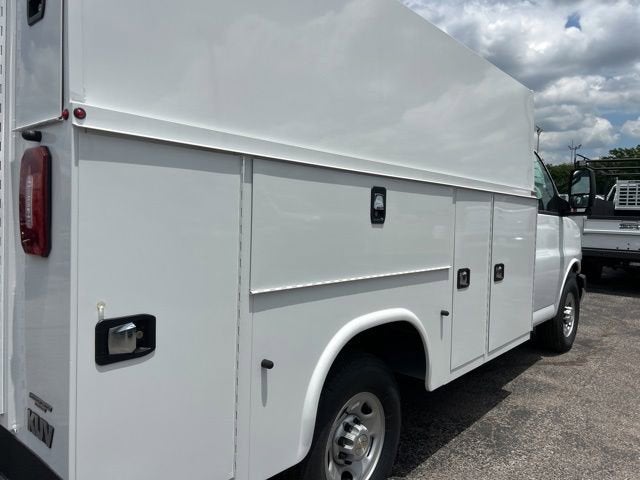 2026 Chevrolet Express Cutaway 3500 1WT