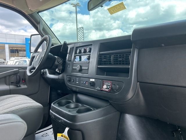 2026 Chevrolet Express Cutaway 3500 1WT