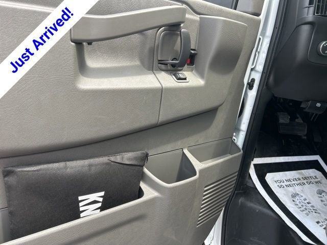 2026 Chevrolet Express Cutaway 3500 1WT