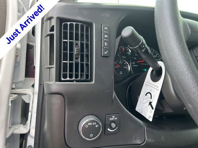 2026 Chevrolet Express Cutaway 3500 1WT
