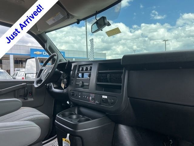 2026 Chevrolet Express Cutaway 3500 1WT