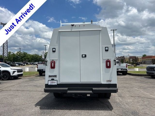 2026 Chevrolet Express Cutaway 3500 1WT