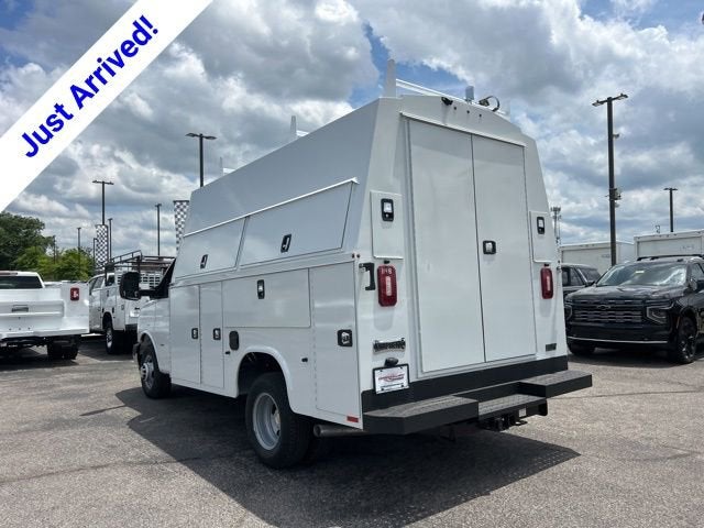 2026 Chevrolet Express Cutaway 3500 1WT