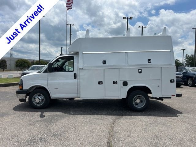 2026 Chevrolet Express Cutaway 3500 1WT