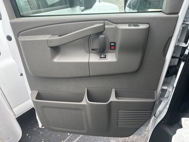 2026 Chevrolet Express Cutaway 3500 1WT