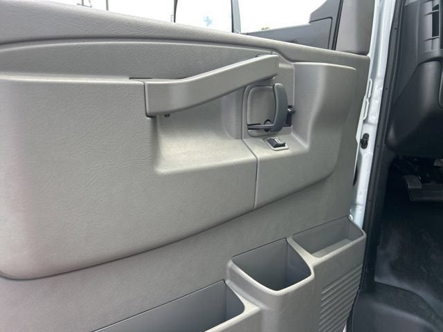2026 Chevrolet Express Cutaway 3500 1WT