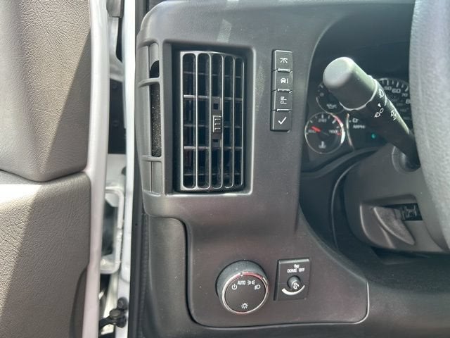 2026 Chevrolet Express Cutaway 3500 1WT