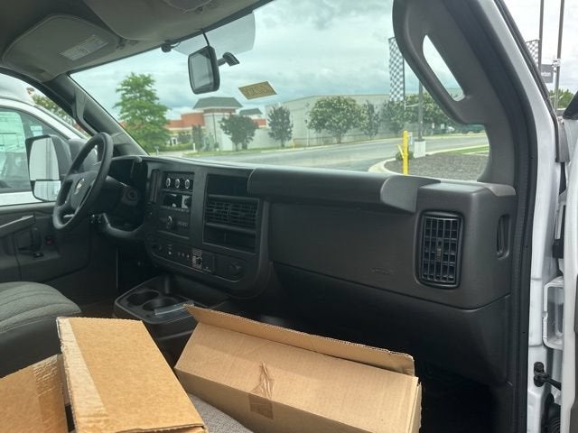 2026 Chevrolet Express Cutaway 3500 1WT