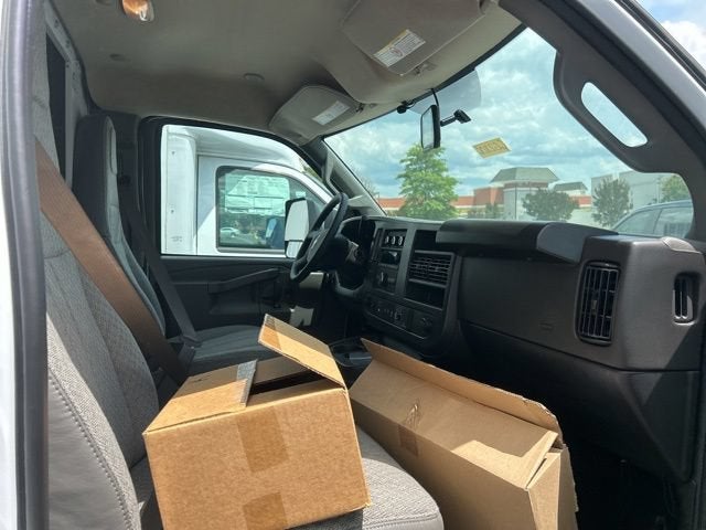 2026 Chevrolet Express Cutaway 3500 1WT