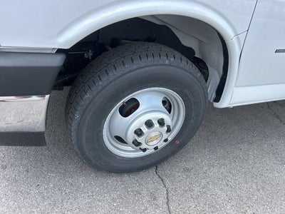 2026 Chevrolet Express Cutaway 3500 1WT