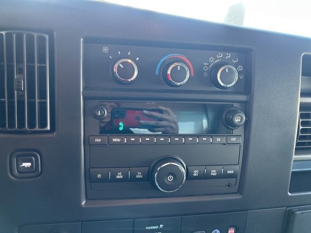 2025 Chevrolet Express Cutaway 3500 1WT