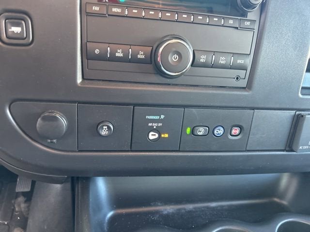 2025 Chevrolet Express Cutaway 3500 1WT