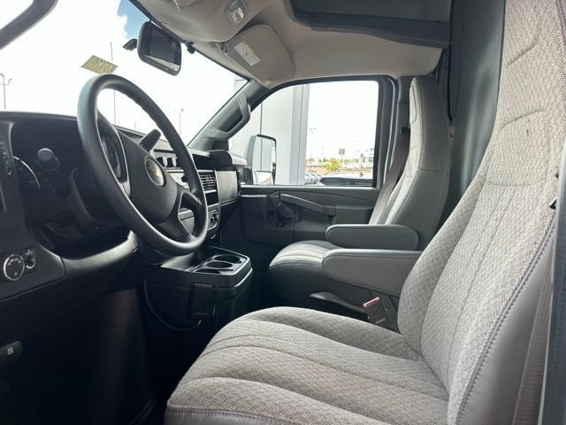 2026 Chevrolet Express Cutaway 4500 2WT