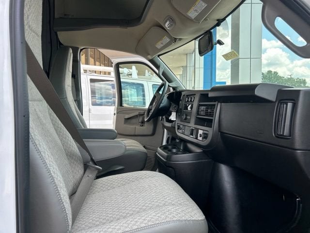 2026 Chevrolet Express Cutaway 4500 2WT