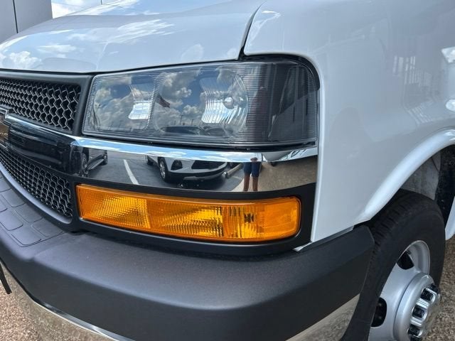 2026 Chevrolet Express Cutaway 4500 2WT