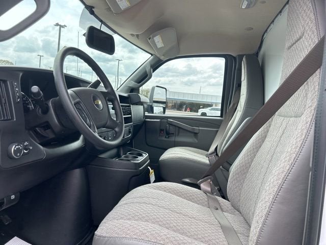 2026 Chevrolet Express Cutaway 4500 2WT