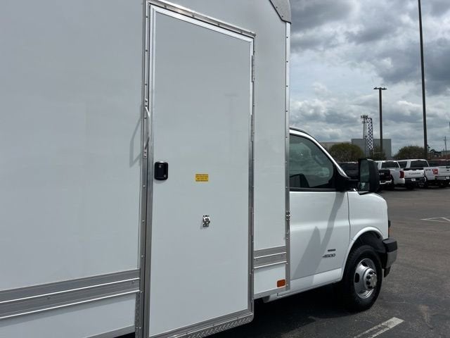 2026 Chevrolet Express Cutaway 4500 2WT