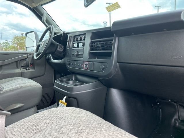 2026 Chevrolet Express Cutaway 4500 2WT