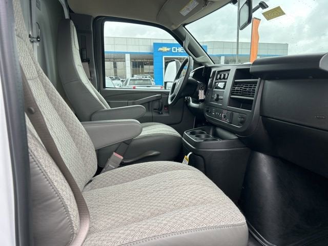 2026 Chevrolet Express Cutaway 4500 2WT