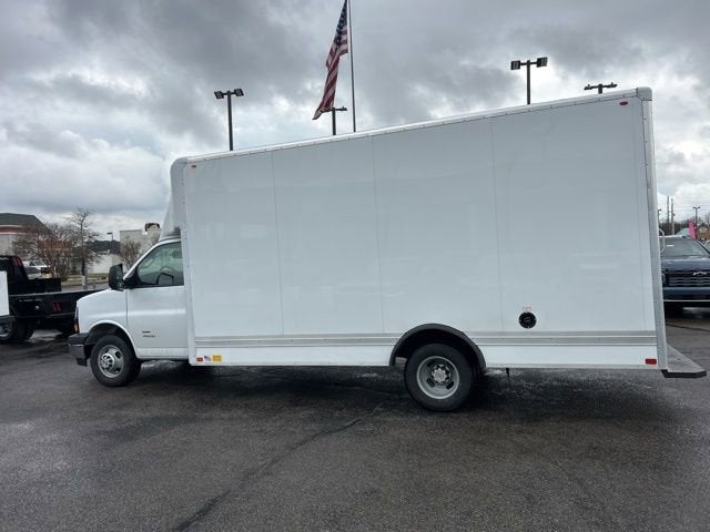 2026 Chevrolet Express Cutaway 4500 2WT