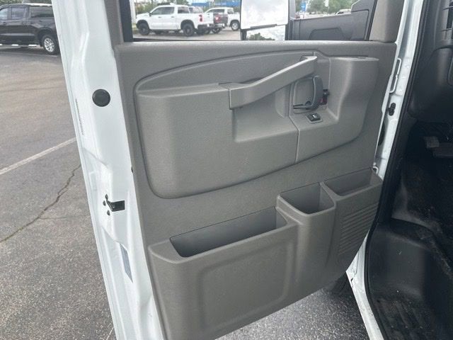2026 Chevrolet Express Cutaway 4500 2WT