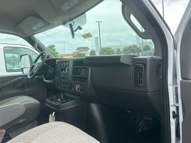 2026 Chevrolet Express Cutaway 4500 2WT