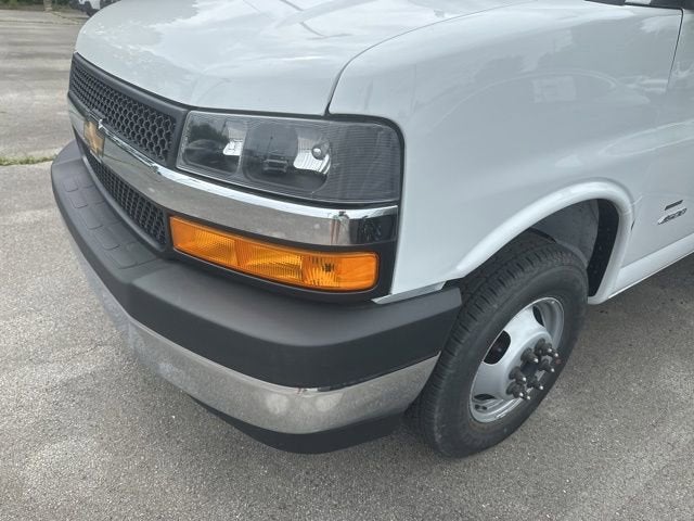 2026 Chevrolet Express Cutaway 4500 2WT