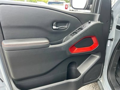2025 Nissan Frontier Crew Cab PRO-4X 4x4