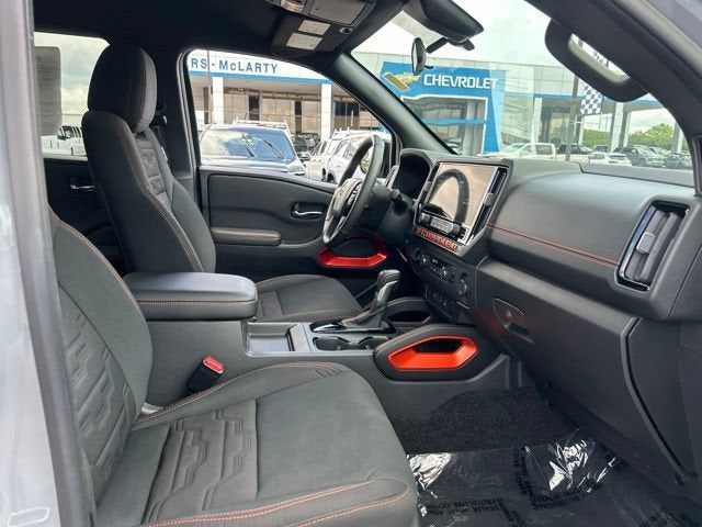 2025 Nissan Frontier Crew Cab PRO-4X 4x4