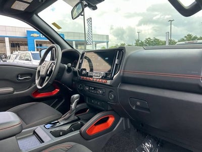 2025 Nissan Frontier Crew Cab PRO-4X 4x4