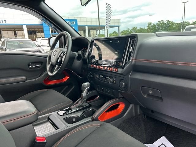 2025 Nissan Frontier Crew Cab PRO-4X 4x4