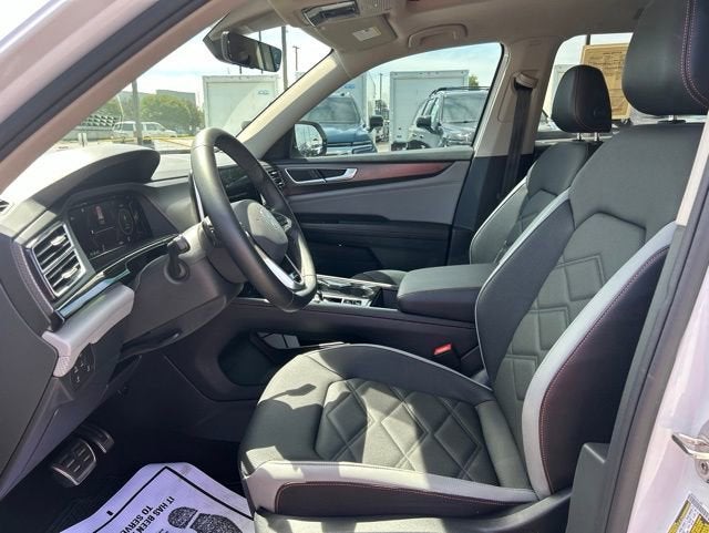 2024 Volkswagen Atlas 2.0T Peak Edition SE w/Technology
