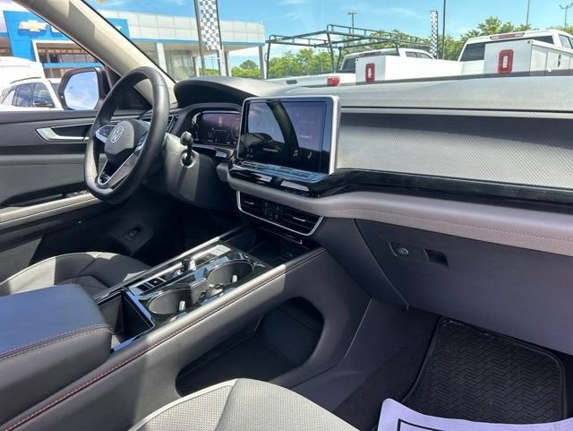 2024 Volkswagen Atlas 2.0T Peak Edition SE w/Technology