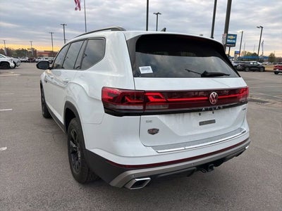 2024 Volkswagen Atlas 2.0T Peak Edition SE w/Technology