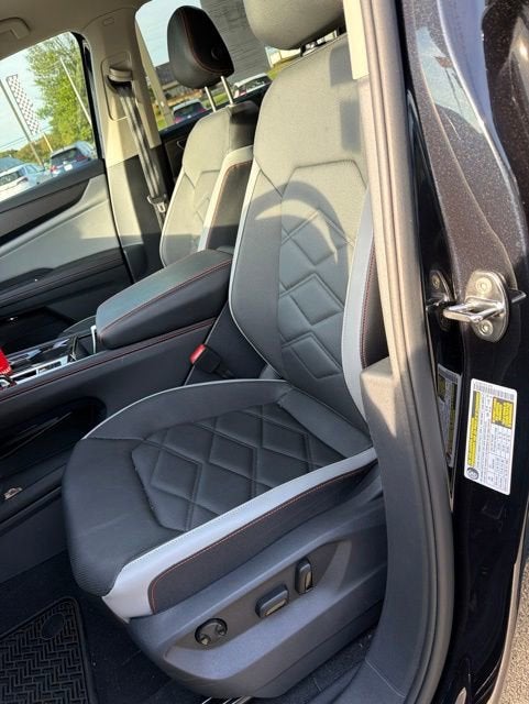 2025 Volkswagen Atlas 2.0T Peak Edition