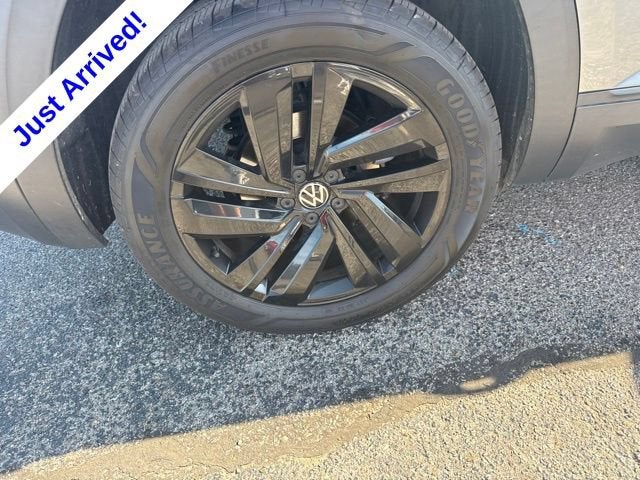2021 Volkswagen Atlas Cross Sport 2.0T SE w/Technology