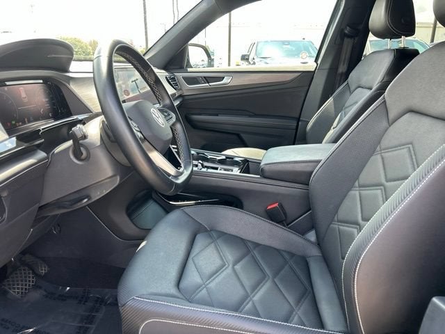 2025 Volkswagen Atlas Cross Sport 2.0T SE w/Technology