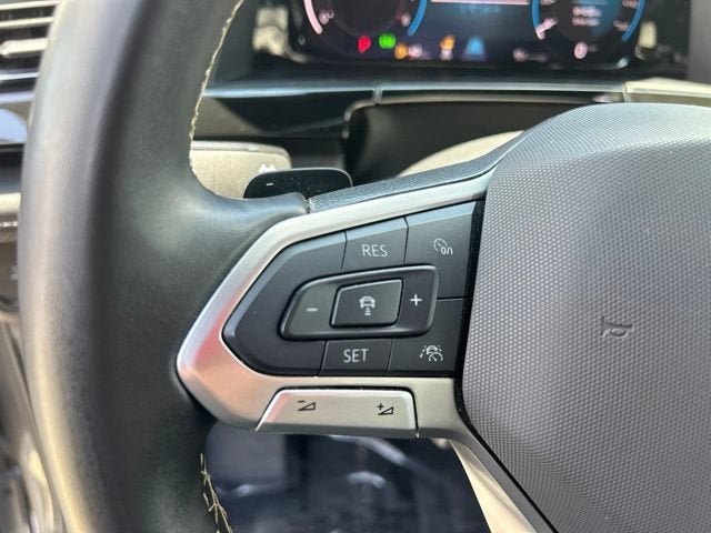 2025 Volkswagen Atlas Cross Sport 2.0T SE w/Technology