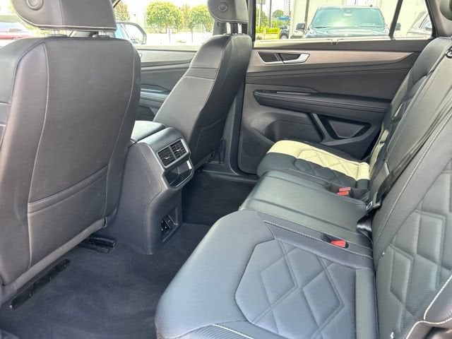 2025 Volkswagen Atlas Cross Sport 2.0T SE w/Technology