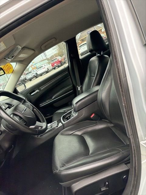 2021 Chrysler 300 Touring L