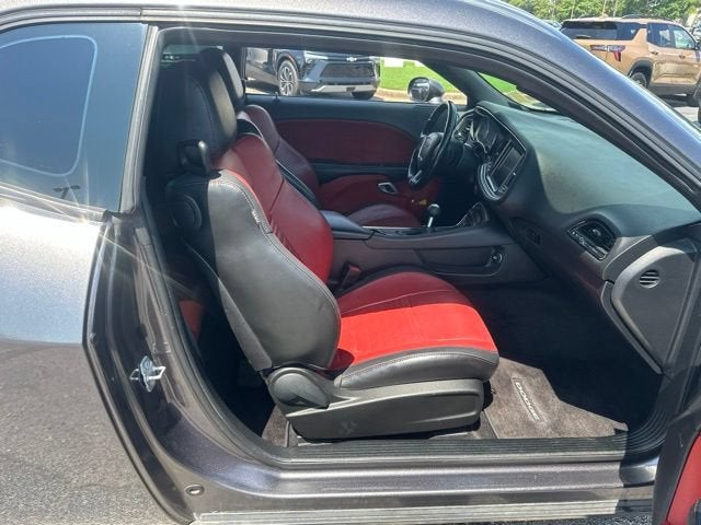 2016 Dodge Challenger R/T Plus Shaker