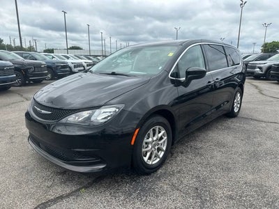2023 Chrysler Voyager LX