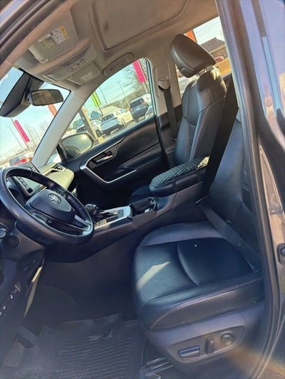 2020 Toyota RAV4 XLE Premium