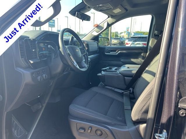 2023 Chevrolet Silverado 1500 LT (2FL)