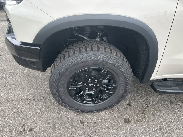 2026 Chevrolet Silverado 1500 ZR2 - Photo 10