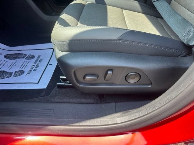 2027 Chevrolet Equinox LT - Photo 17
