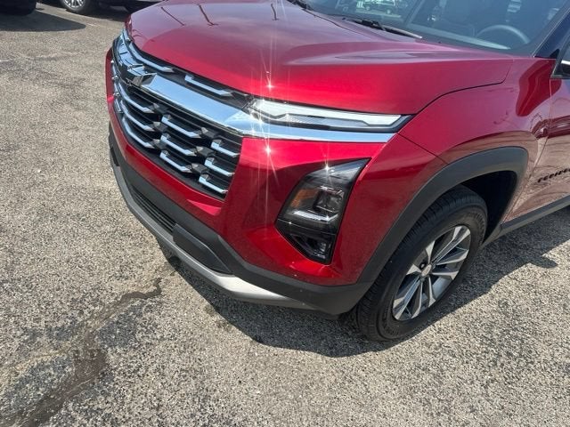 2027 Chevrolet Equinox LT - Photo 9