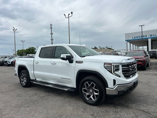 2023 GMC Sierra 4WD Crew Cab Short Box SLT's photo