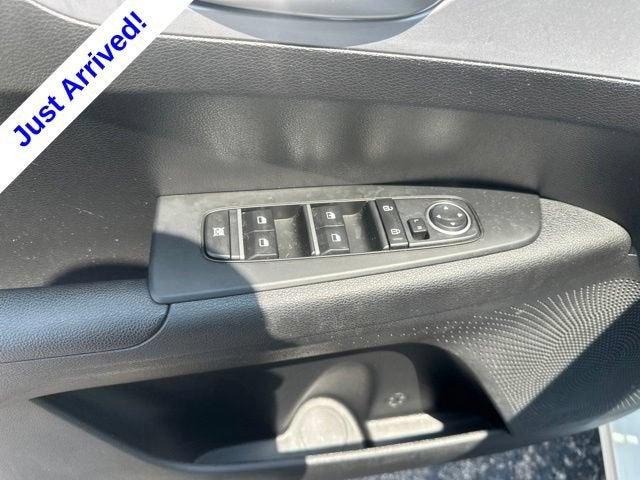 2023 Kia Forte LXS - Photo 13